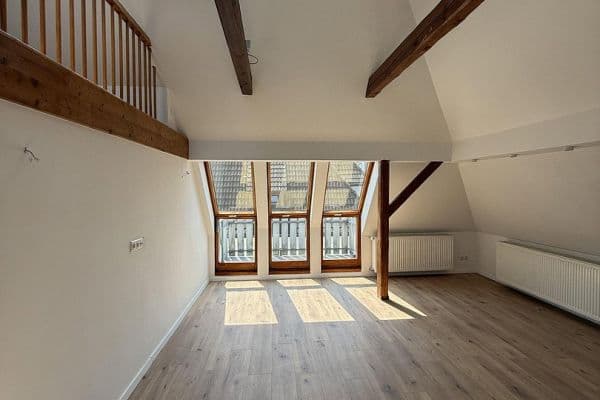 Pronájem bytu 5+1 147 m², Hermannstraße, Lauf an der Pegnitz Pronájem bytu 5+1 147 m², Hermannstraße, Lauf an der Pegnitz
