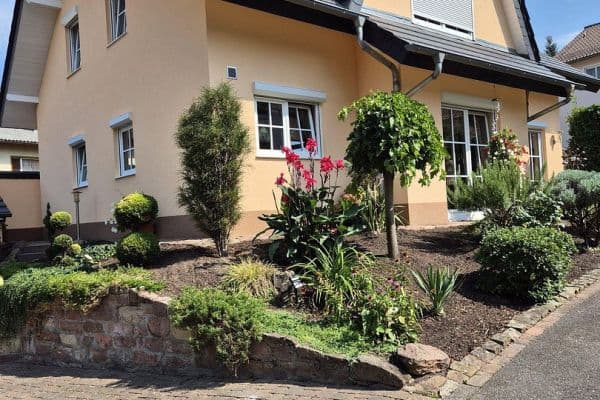 Prodej domu 160 m², pozemek 394 m², Alte Steigstraße 1, Bammental Prodej domu 160 m², pozemek 394 m², Alte Steigstraße 1, Bammental