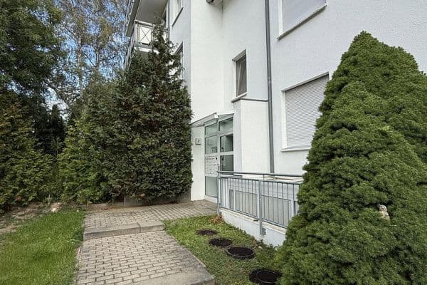 Pronájem bytu 3+1 75 m², Hirtenholzstraße 2, Leipzig, Sasko Pronájem bytu 3+1 75 m², Hirtenholzstraße 2, Leipzig, Sasko