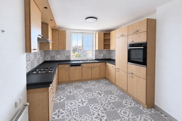 Pronájem bytu 2+1 101 m², Milešovská, Praha Pronájem bytu 2+1 101 m², Milešovská, Praha