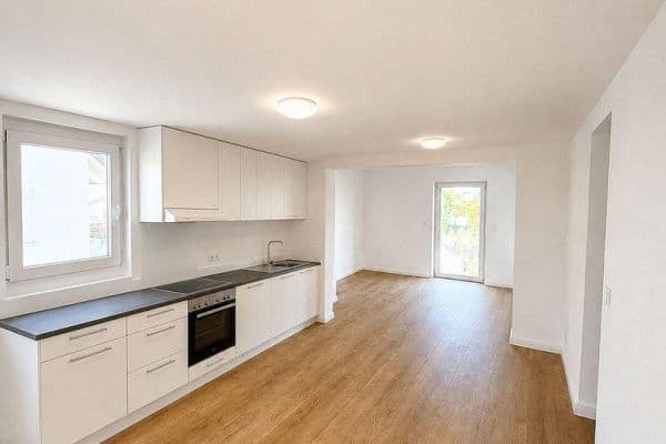 Pronájem bytu 3+1 64 m², Reisachstraße 8, Pliezhausen Pronájem bytu 3+1 64 m², Reisachstraße 8, Pliezhausen