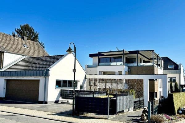 Pronájem bytu 4+1 104 m², Lambertusstr.36, Troisdorf Pronájem bytu 4+1 104 m², Lambertusstr.36, Troisdorf