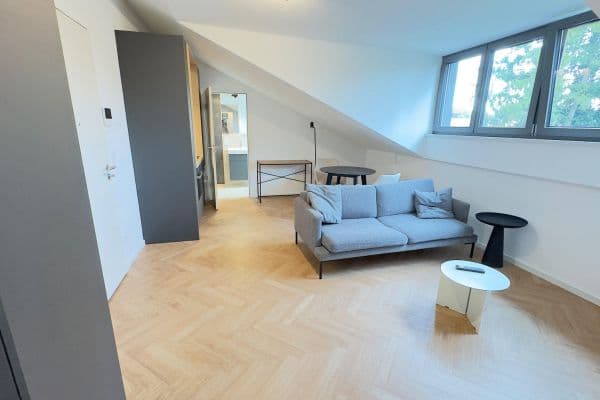 Pronájem bytu 2+1 32 m², Stümpflingstrasse 5, München, Bavorsko Pronájem bytu 2+1 32 m², Stümpflingstrasse 5, München, Bavorsko