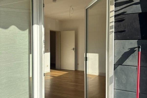 Prodej bytu 3+1 84 m², Schwanenstr 10, Solingen Prodej bytu 3+1 84 m², Schwanenstr 10, Solingen