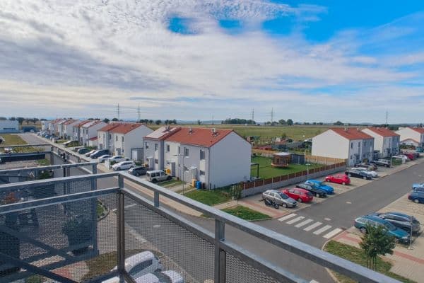 Pronájem bytu 1+kk 34 m², Uherova, Chýně Pronájem bytu 1+kk 34 m², Uherova, Chýně