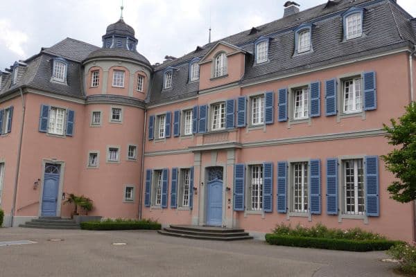 Pronájem bytu 3+1 80 m², Bonn Pronájem bytu 3+1 80 m², Bonn