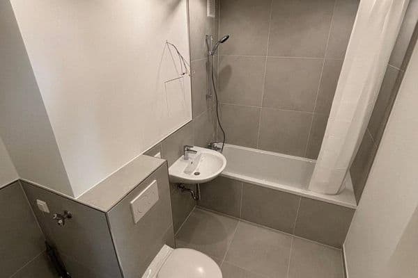 Pronájem bytu 2+1 69 m², Feldbergstr. 12, Heusenstamm Pronájem bytu 2+1 69 m², Feldbergstr. 12, Heusenstamm
