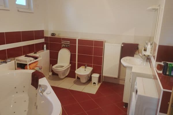 Pronájem domu 120 m², pozemek 600 m², V Rejích, Brno Pronájem domu 120 m², pozemek 600 m², V Rejích, Brno