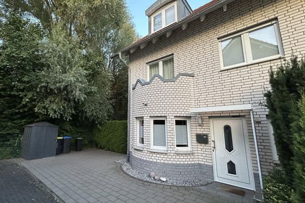 Prodej domu 132 m², pozemek 231 m², Paderborn, Severní Porýní-Vestfálsko Prodej domu 132 m², pozemek 231 m², Paderborn, Severní Porýní-Vestfálsko