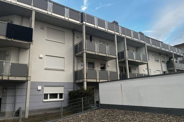 Pronájem bytu 2+1 55 m², Albertus-Magnus-Straße 28, Ingolstadt, Bavorsko Pronájem bytu 2+1 55 m², Albertus-Magnus-Straße 28, Ingolstadt, Bavorsko