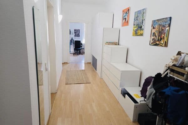 Pronájem bytu 3+1 94 m², Stuttgart Pronájem bytu 3+1 94 m², Stuttgart