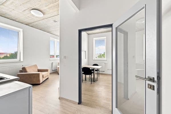 Pronájem kanceláře 34 m², Bečovská, Praha Pronájem kanceláře 34 m², Bečovská, Praha