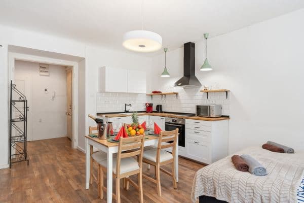 Pronájem bytu 84 m², Moravská, Praha Pronájem bytu 84 m², Moravská, Praha