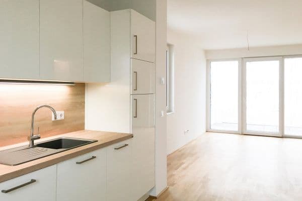 Pronájem bytu 2+1 69 m², Leberecht-Migge-Anlage 11, Frankfurt, Hessen Pronájem bytu 2+1 69 m², Leberecht-Migge-Anlage 11, Frankfurt, Hessen