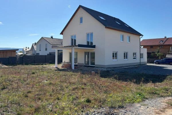 Pronájem bytu 3+1 108 m², Oberschwarzach Pronájem bytu 3+1 108 m², Oberschwarzach