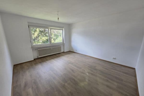 Pronájem bytu 3+1 88 m², Kohlmeisenweg 8, Albstadt-Ebingen Pronájem bytu 3+1 88 m², Kohlmeisenweg 8, Albstadt-Ebingen
