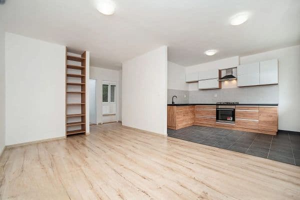 Pronájem bytu 2+1 47 m², Rumburská, Praha Pronájem bytu 2+1 47 m², Rumburská, Praha