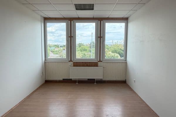 Pronájem kanceláře 20 m², Nedokončená, Praha Pronájem kanceláře 20 m², Nedokončená, Praha