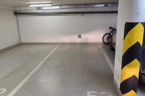 Pronájem garáže 11 m², U Hranic, Praha Pronájem garáže 11 m², U Hranic, Praha