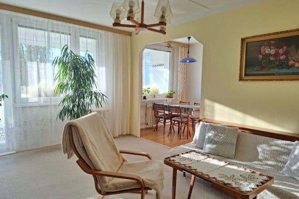 Prodej bytu 3+1 84 m², Trávníčkova, Praha Prodej bytu 3+1 84 m², Trávníčkova, Praha