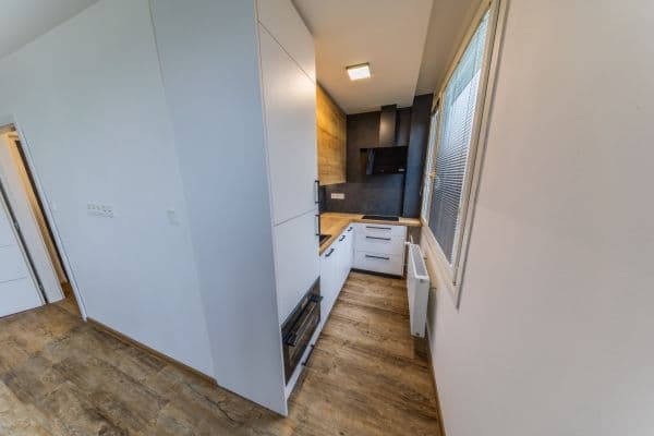 Prodej bytu 1+kk 28 m², Bělehradská, Pardubice Prodej bytu 1+kk 28 m², Bělehradská, Pardubice