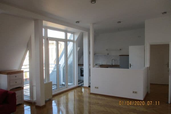 Pronájem bytu 4+1 105 m², Berlin, Berlín Pronájem bytu 4+1 105 m², Berlin, Berlín
