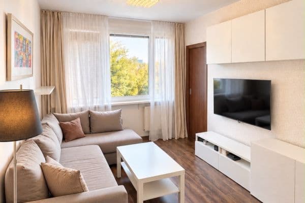 Pronájem bytu 2+kk 33 m², Košťálkova, Praha Pronájem bytu 2+kk 33 m², Košťálkova, Praha