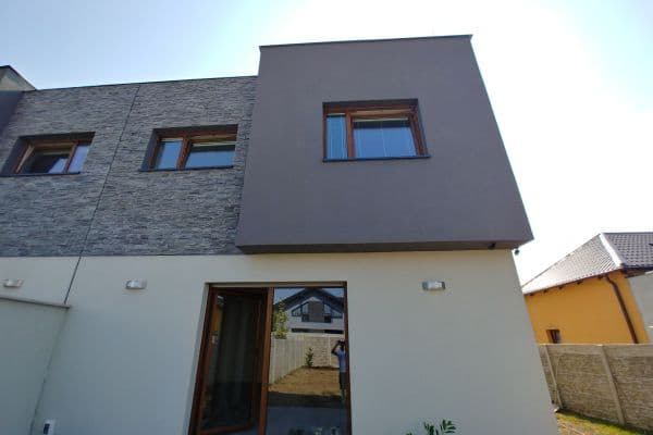 Pronájem domu 137 m², pozemek 312 m², Semonická, Praha Pronájem domu 137 m², pozemek 312 m², Semonická, Praha