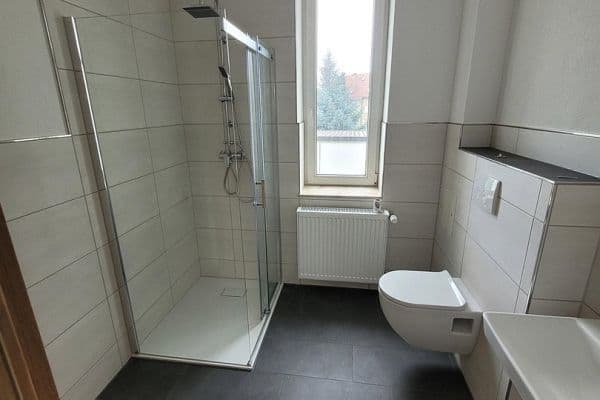 Pronájem bytu 2+1 40 m², Gröbener Schulstraße 6, Teuchern, Gröben Pronájem bytu 2+1 40 m², Gröbener Schulstraße 6, Teuchern, Gröben