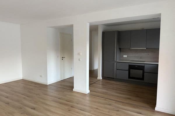 Pronájem bytu 2+1 69 m², Schauenburger Str. 8, Pinneberg Pronájem bytu 2+1 69 m², Schauenburger Str. 8, Pinneberg