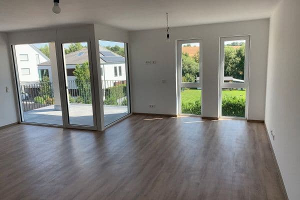 Pronájem bytu 3+1 95 m², Am Weidengraben 22, Waldbüttelbrunn Pronájem bytu 3+1 95 m², Am Weidengraben 22, Waldbüttelbrunn
