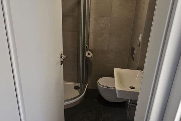 Prodej bytu 1+kk 32 m², V Kněžívce, Hostivice Prodej bytu 1+kk 32 m², V Kněžívce, Hostivice