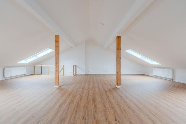 Prodej bytu 4+1 167 m², Alsterweg 46c, Berlin, Berlín Prodej bytu 4+1 167 m², Alsterweg 46c, Berlin, Berlín