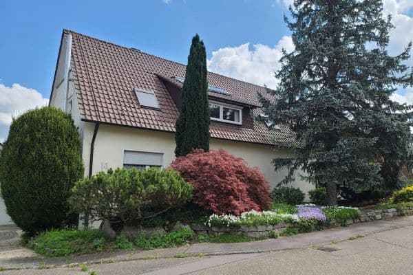 Prodej domu 244 m², pozemek 826 m², Schubertstraße 14, Straubenhardt Prodej domu 244 m², pozemek 826 m², Schubertstraße 14, Straubenhardt