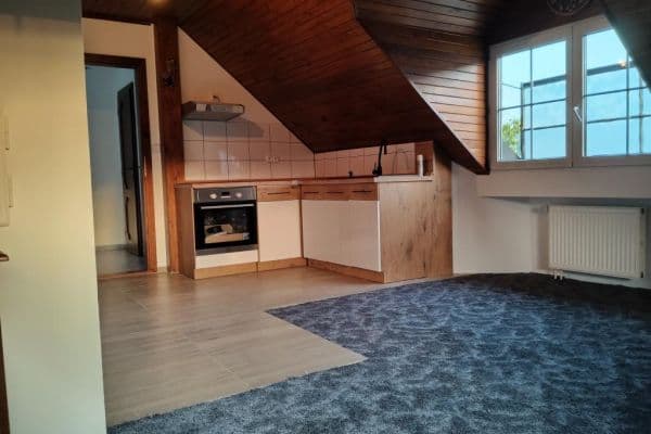 Pronájem bytu 2+kk 100 m², Libčany, Královéhradecký kraj Pronájem bytu 2+kk 100 m², Libčany, Královéhradecký kraj