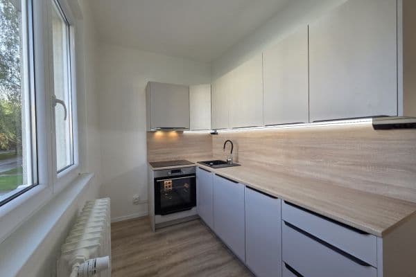 Pronájem bytu 3+1 69 m², tř. Osvobození, Karviná-Nové Město Pronájem bytu 3+1 69 m², tř. Osvobození, Karviná-Nové Město