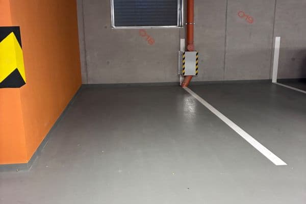 Pronájem garáže 15 m², U Komína, Praha Pronájem garáže 15 m², U Komína, Praha