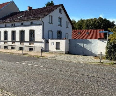 Prodej domu 150 m², pozemek 3.900 m², Zossen Prodej domu 150 m², pozemek 3.900 m², Zossen