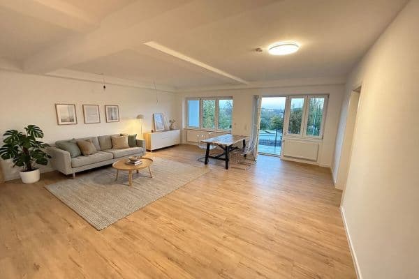 Prodej bytu 4+1 116 m², Kirchstraße 26, Heidenrod-Nauroth Prodej bytu 4+1 116 m², Kirchstraße 26, Heidenrod-Nauroth
