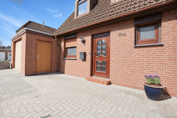 Prodej domu 110 m², pozemek 250 m², Potsdamer Straße 10a, Delmenhorst, Dolní Sasko Prodej domu 110 m², pozemek 250 m², Potsdamer Straße 10a, Delmenhorst, Dolní Sasko