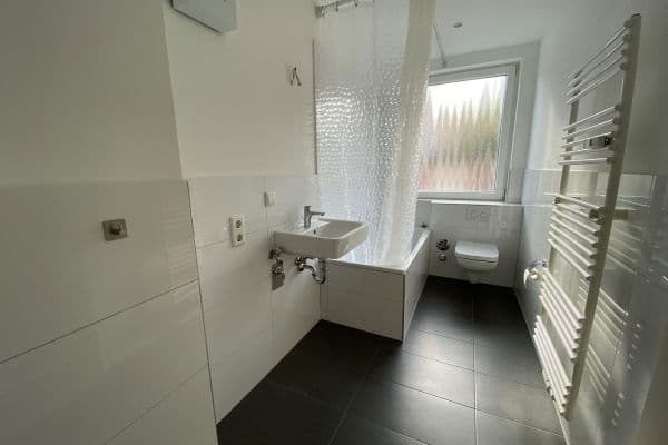 Pronájem bytu 1+1 47 m², Wuppertal, Severní Porýní-Vestfálsko Pronájem bytu 1+1 47 m², Wuppertal, Severní Porýní-Vestfálsko