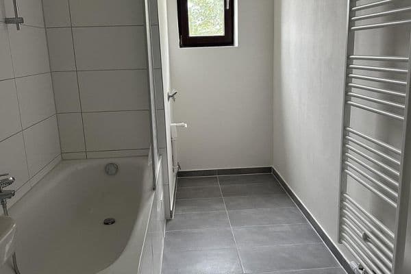 Pronájem bytu 3+1 91 m², Heinrichstraße 107, Düsseldorf, Severní Porýní-Vestfálsko Pronájem bytu 3+1 91 m², Heinrichstraße 107, Düsseldorf, Severní Porýní-Vestfálsko