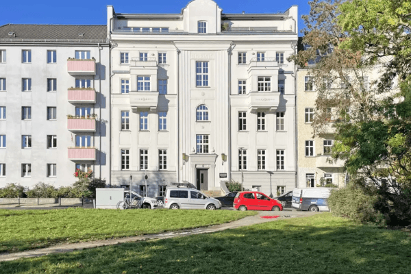 Prodej bytu 3+1 92 m², Gutenbergstr. 33, Berlin, Berlín Prodej bytu 3+1 92 m², Gutenbergstr. 33, Berlin, Berlín