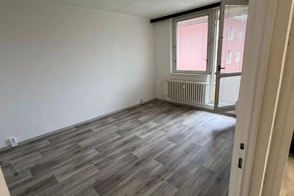 Pronájem bytu 2+1 56 m², Plovdivská, Brno Pronájem bytu 2+1 56 m², Plovdivská, Brno