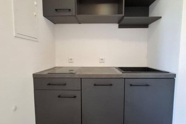 Pronájem bytu 1+1 30 m², Nürnberg Pronájem bytu 1+1 30 m², Nürnberg