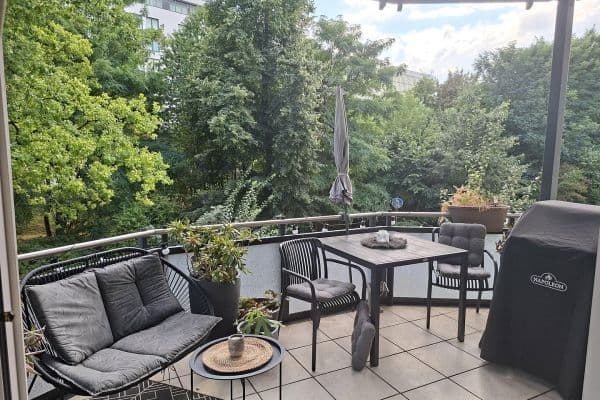 Pronájem bytu 3+1 95 m², Weyerstr. 2, Essen Pronájem bytu 3+1 95 m², Weyerstr. 2, Essen