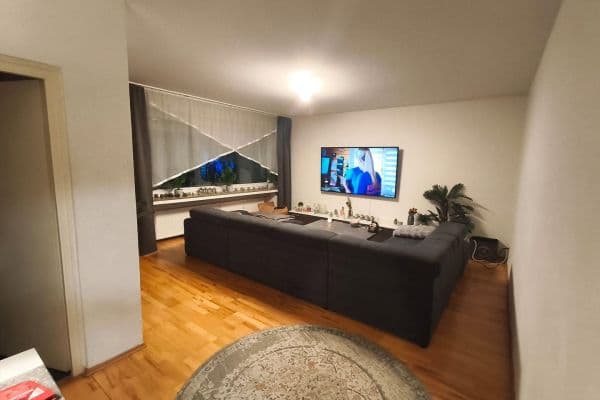 Pronájem bytu 3+1 85 m², Neviandtstrasse, Wuppertal, Severní Porýní-Vestfálsko Pronájem bytu 3+1 85 m², Neviandtstrasse, Wuppertal, Severní Porýní-Vestfálsko