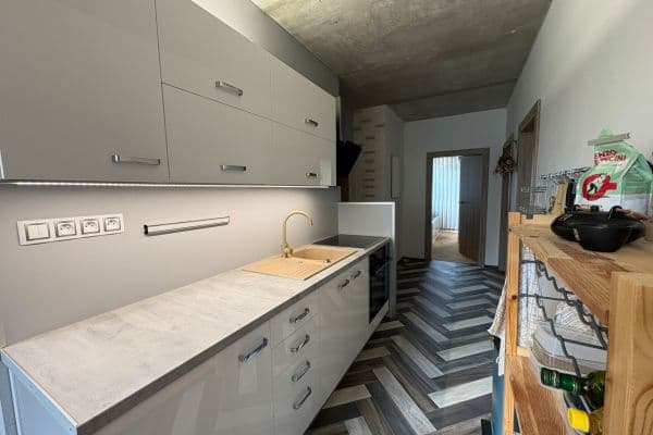 Pronájem bytu 3+1 77 m², Březenecká, Chomutov Pronájem bytu 3+1 77 m², Březenecká, Chomutov