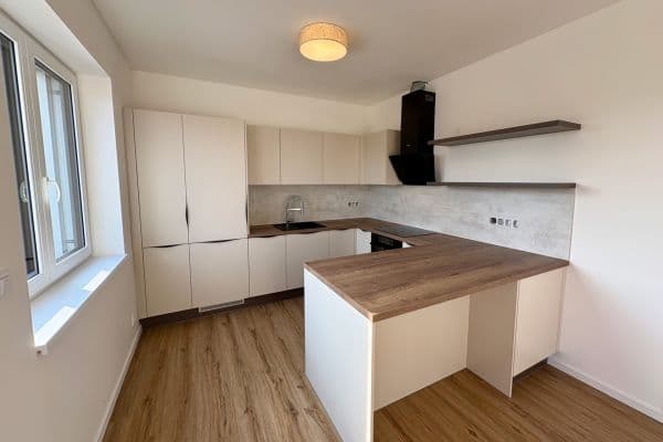 Pronájem bytu 1+kk 39 m², Generála Bočka, Praha Pronájem bytu 1+kk 39 m², Generála Bočka, Praha