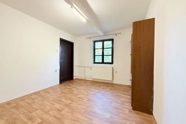 Pronájem bytu 2+1 50 m², Na Koupaliště, Praha Pronájem bytu 2+1 50 m², Na Koupaliště, Praha